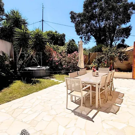 Ferienhaus Mitoyenne Authentique Avec Jacuzzi Et Jardin - Palmazur