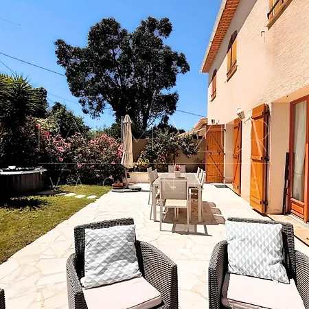 Mitoyenne Authentique Avec Jacuzzi Et Jardin - Palmazur Ferienhaus