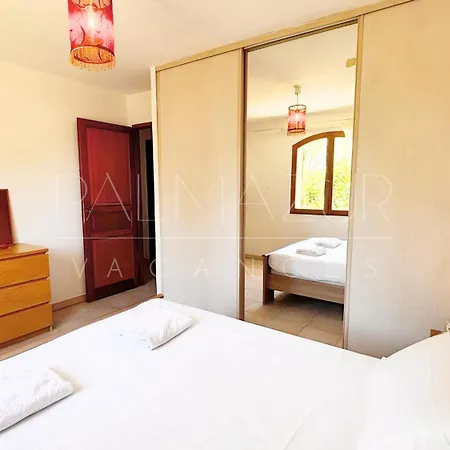 Ferienhaus Mitoyenne Authentique Avec Jacuzzi Et Jardin - Palmazur