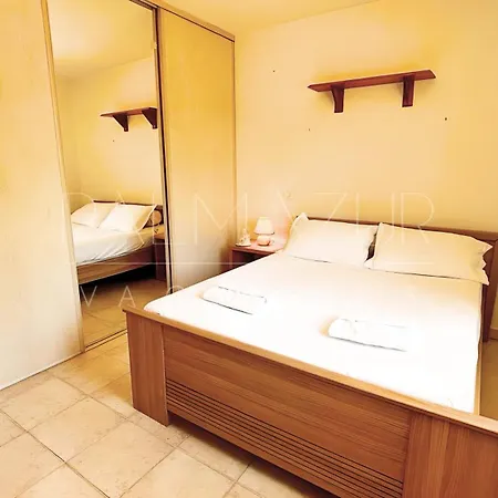 Mitoyenne Authentique Avec Jacuzzi Et Jardin - Palmazur Ferienhaus